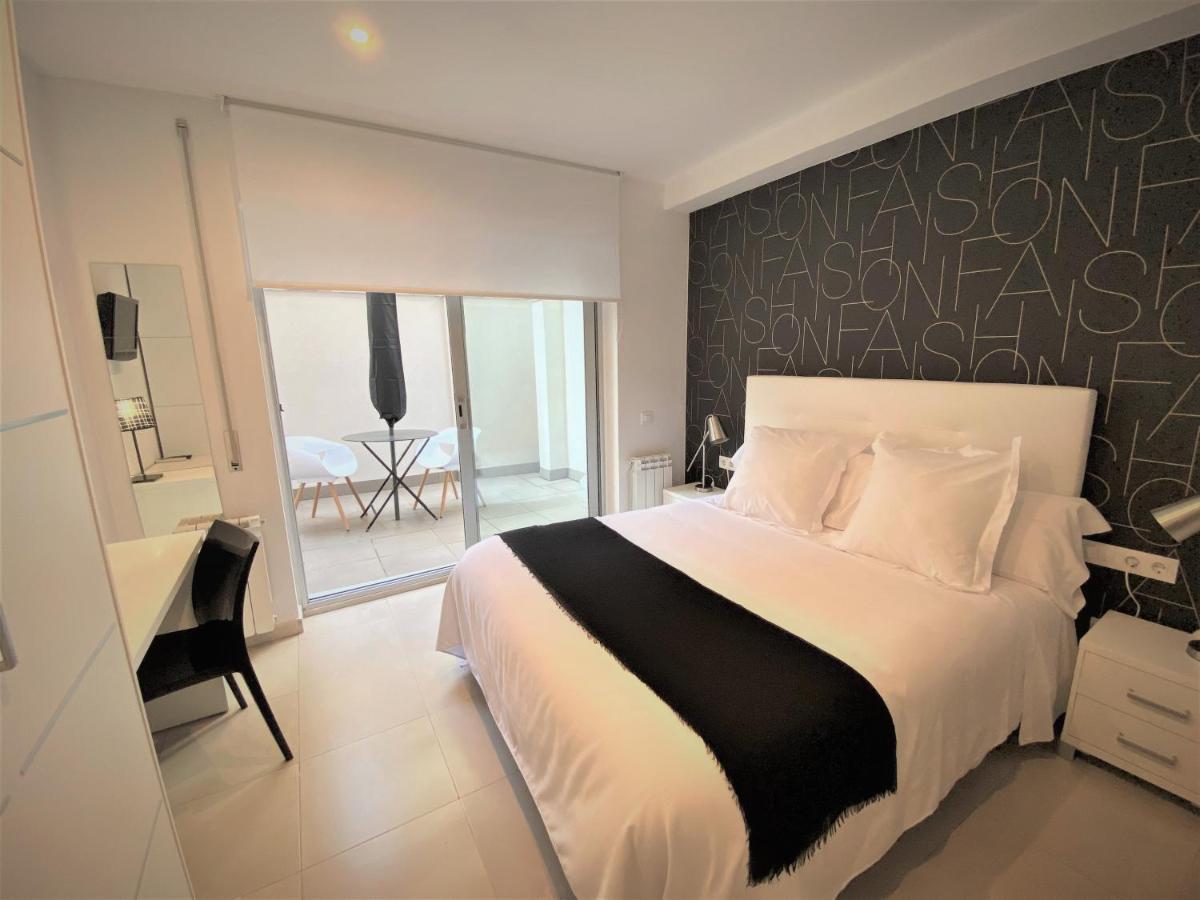 Hostal Somnis Suria Buitenkant foto