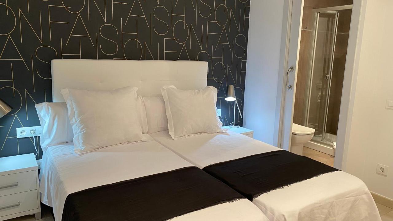 Hostal Somnis Suria Buitenkant foto