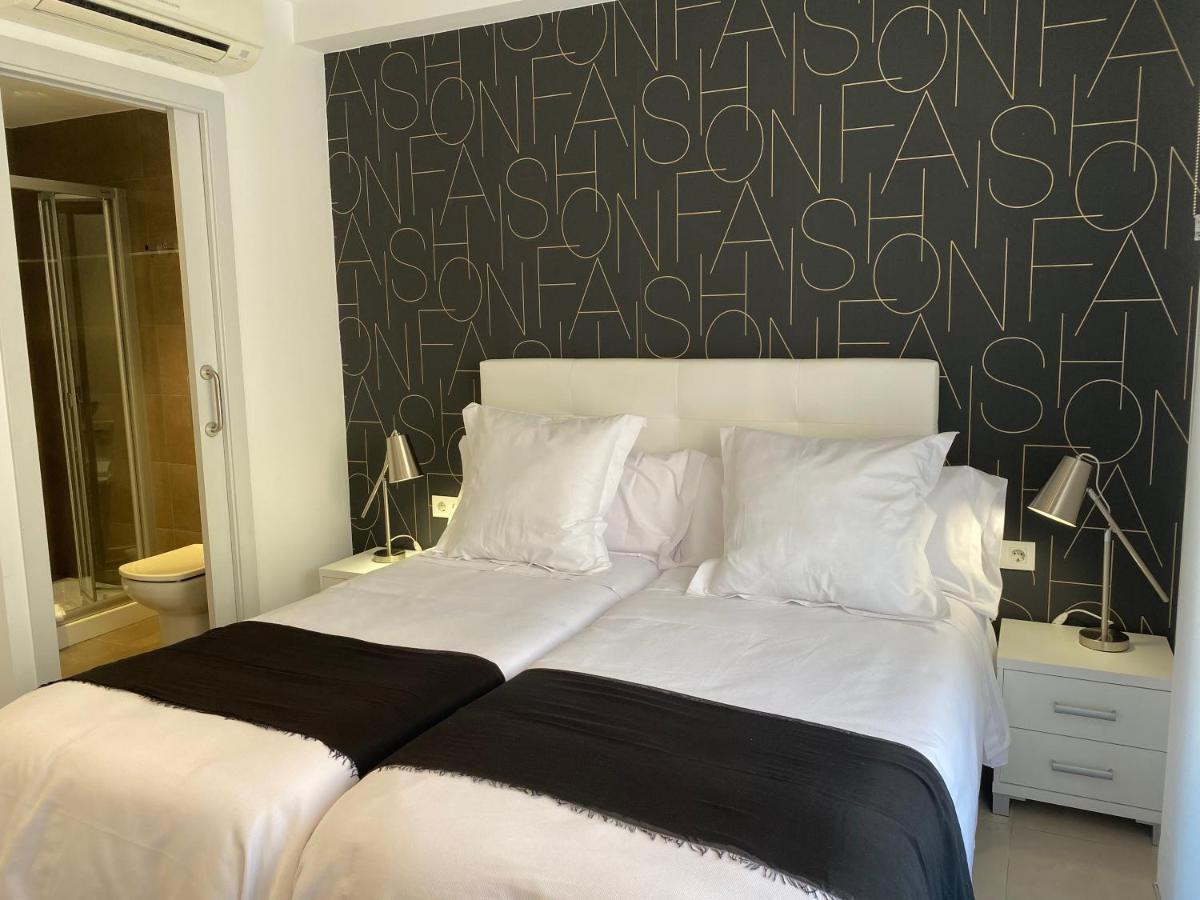 Hostal Somnis Suria Buitenkant foto
