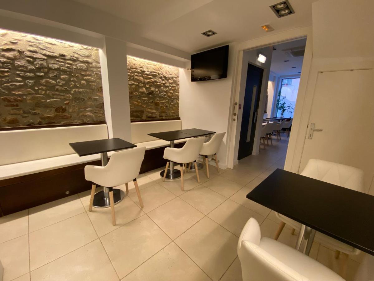 Hostal Somnis Suria Buitenkant foto