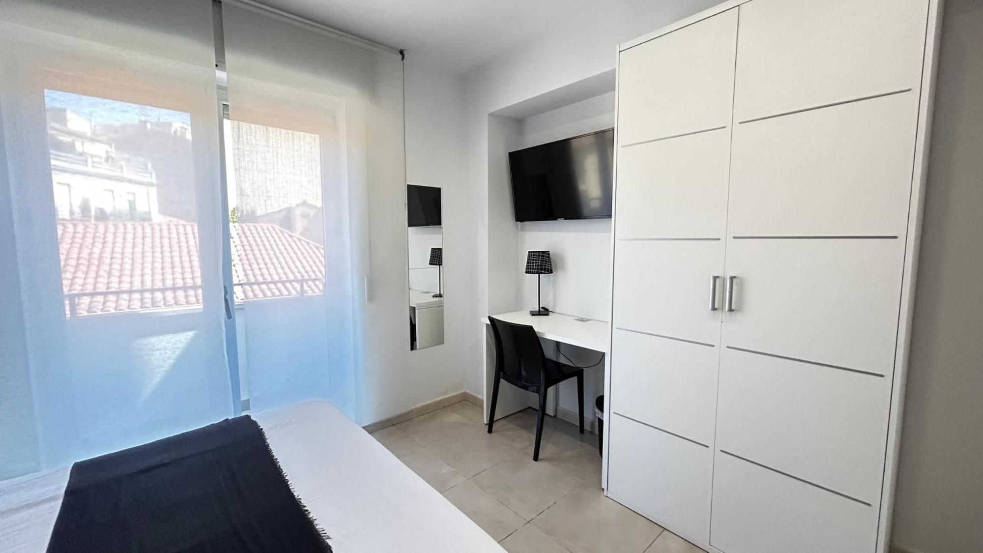 Hostal Somnis Suria Buitenkant foto