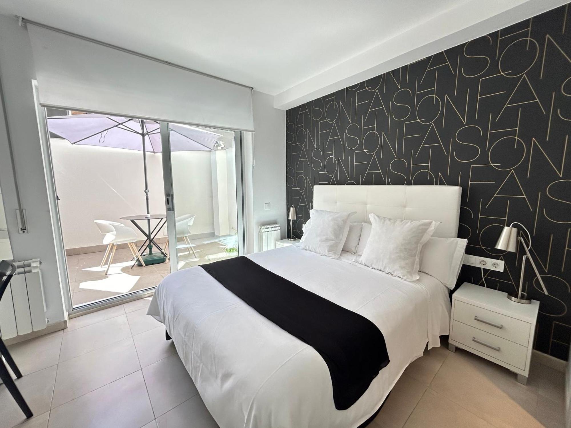 Hostal Somnis Suria Buitenkant foto